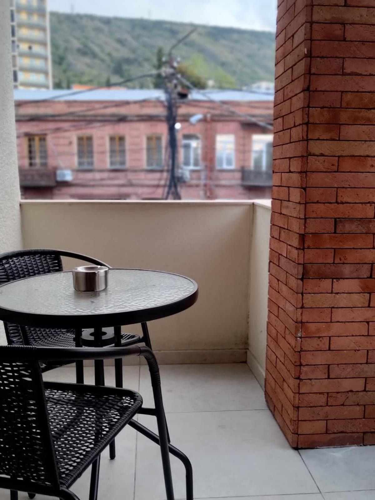 Hotel Well Inn Tbilisi Exteriör bild